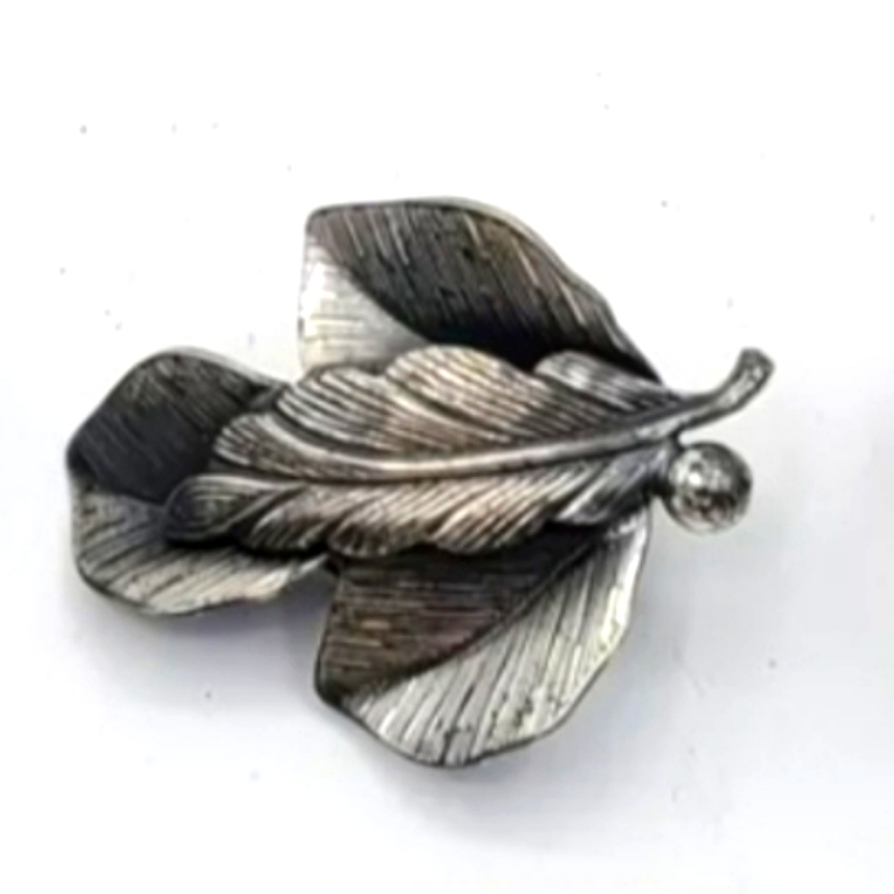 Botticelli Vintage 60s Blackened Silver Rare Leaf Clip On Earrings - Picture 7 of 12